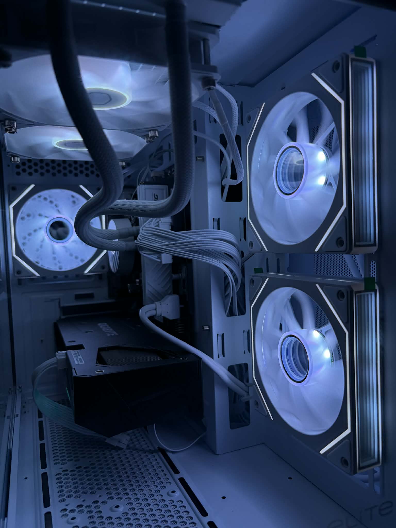 SpecMaxx Budget Beast Gaming PC (Ryzen 5 5600 & AMD Radeon RX 7600)