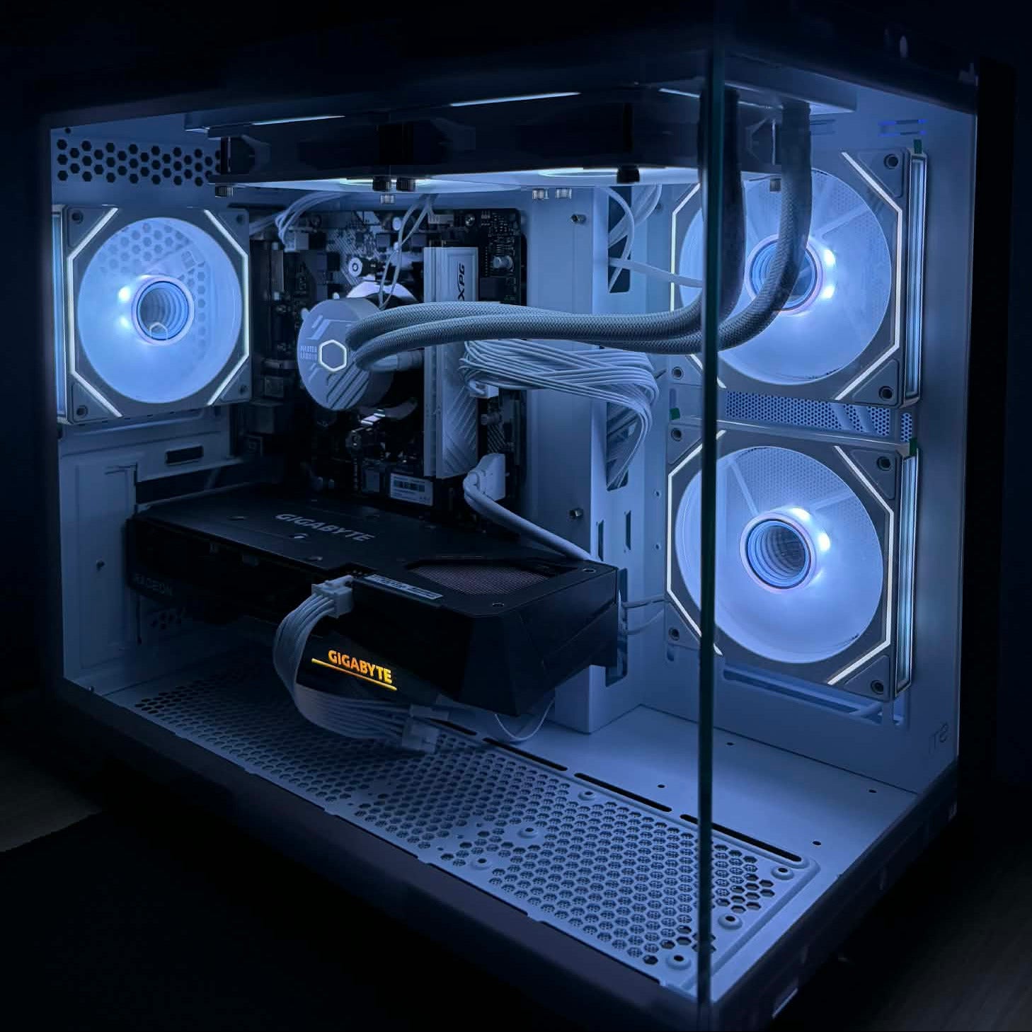 SpecMaxx Budget Beast Gaming PC (Ryzen 5 5600 & AMD Radeon RX 7600)